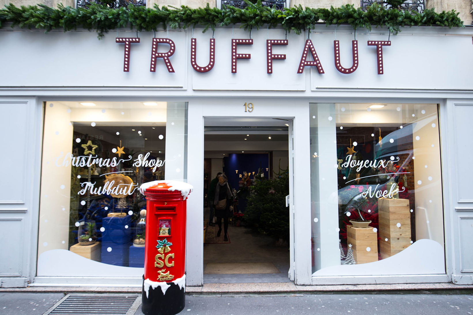 La magie de Noël : le Pop-Up Store de Truffaut!  Storefront